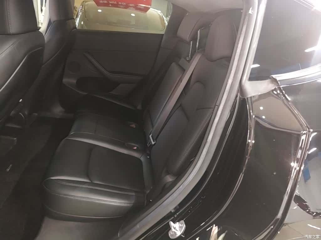 Tesla Model Y, 2023 17
