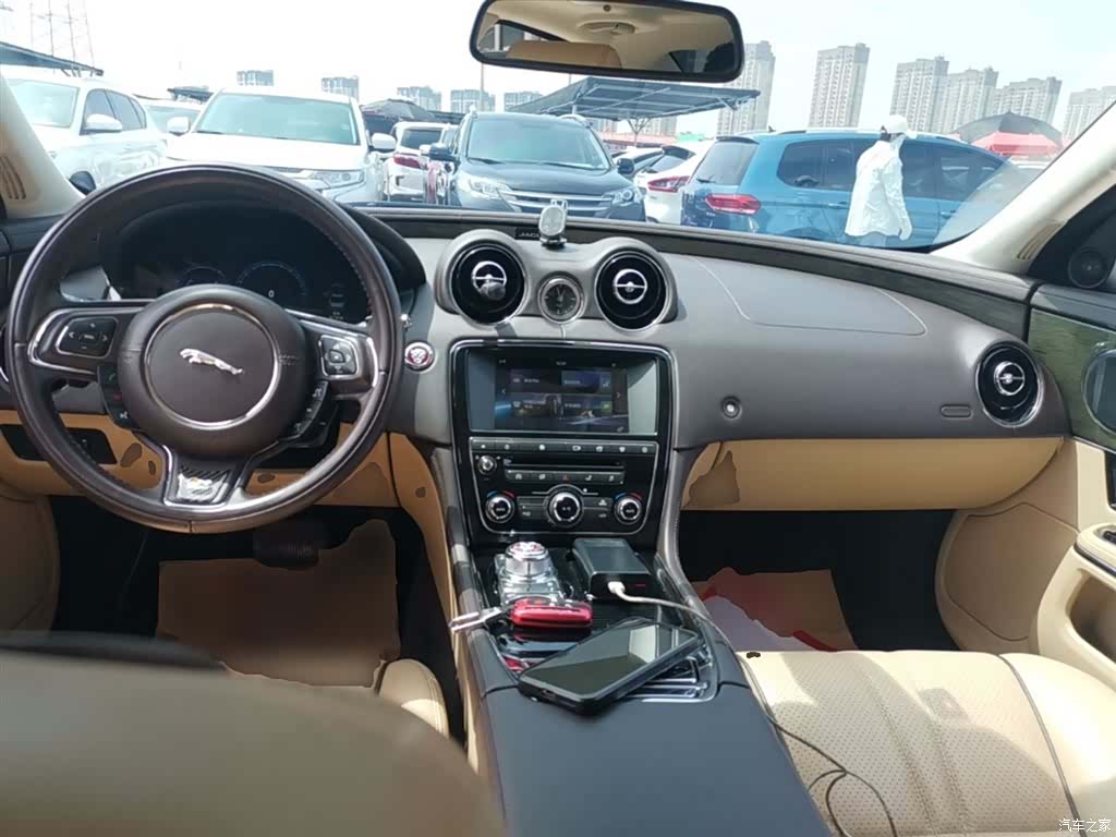 Jaguar XJ, 2017 10