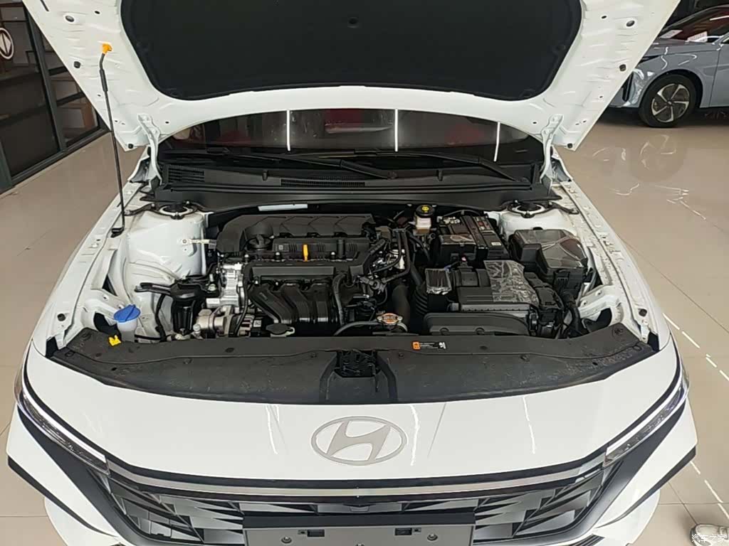 Hyundai Elantra, 2026 16