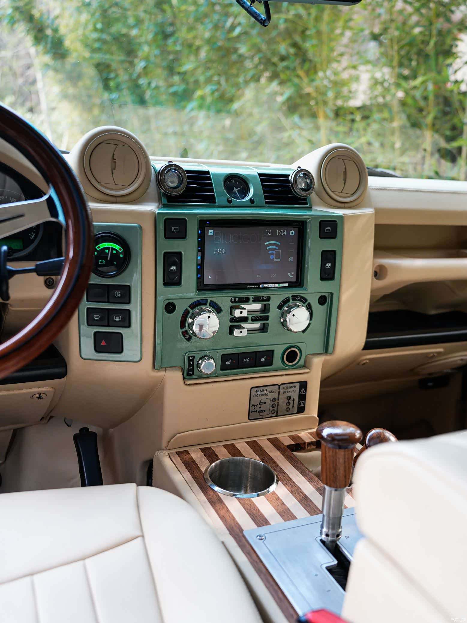 Land Rover Defender, 2013 17