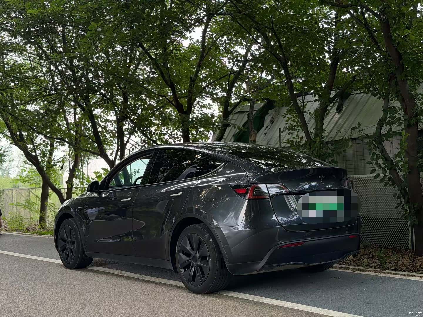 Tesla Model Y, 2024 7