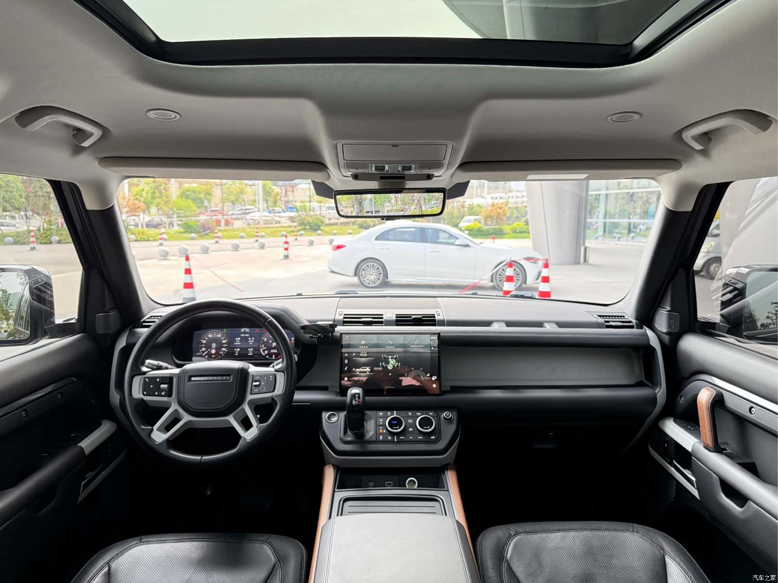 Land Rover Defender, 2021 10