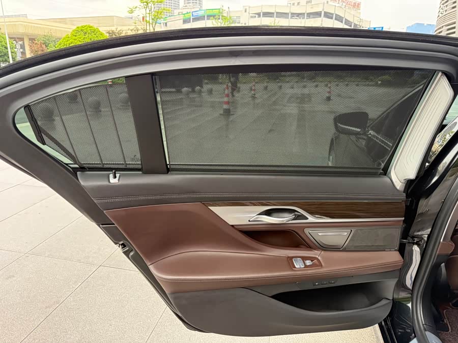 BMW 7-Series 2021, фото 11