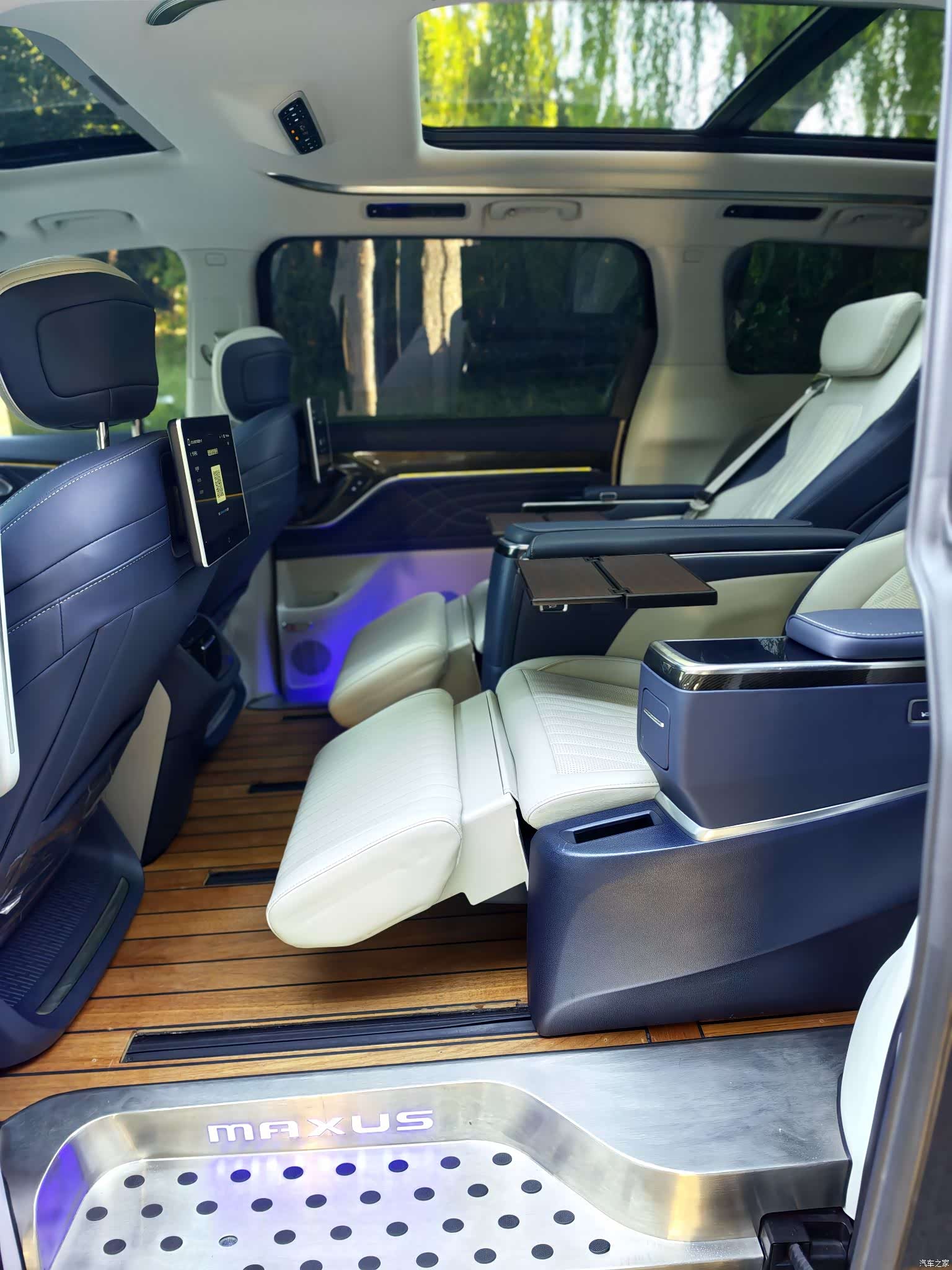 Maxus G90, 2023 17