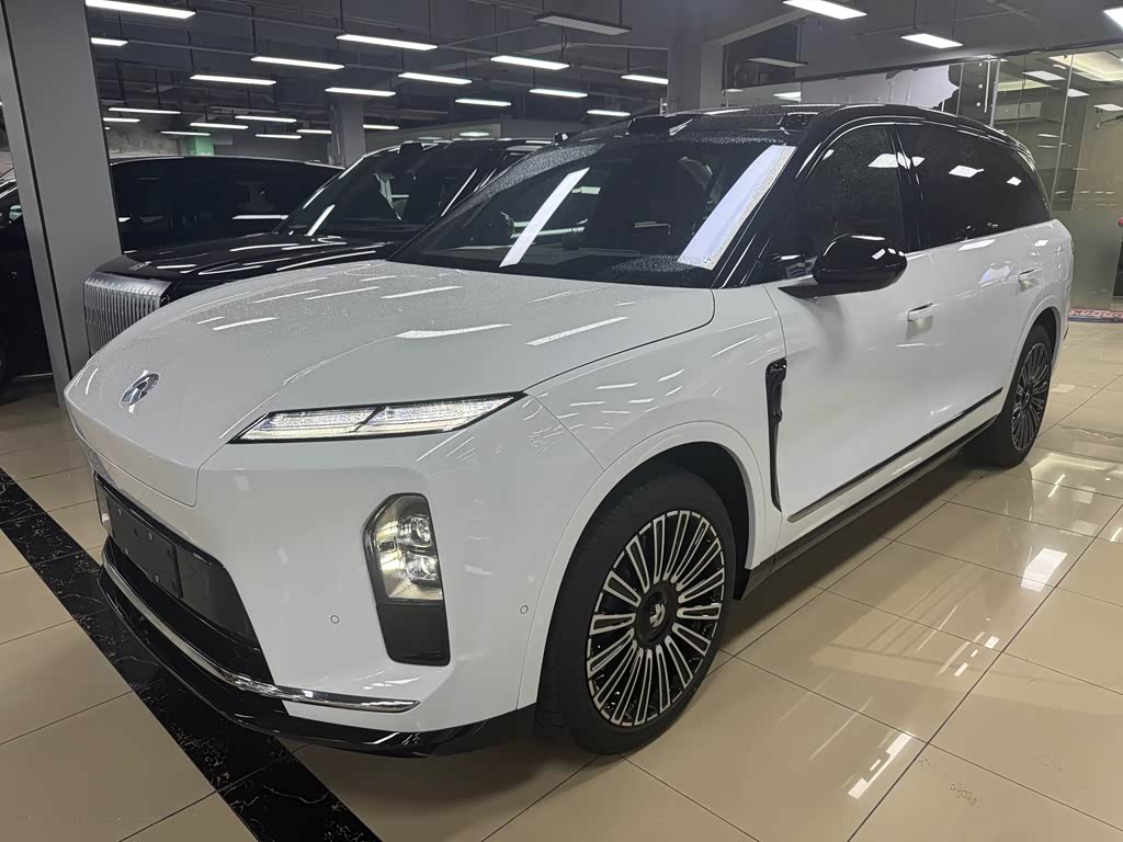 NIO ES8