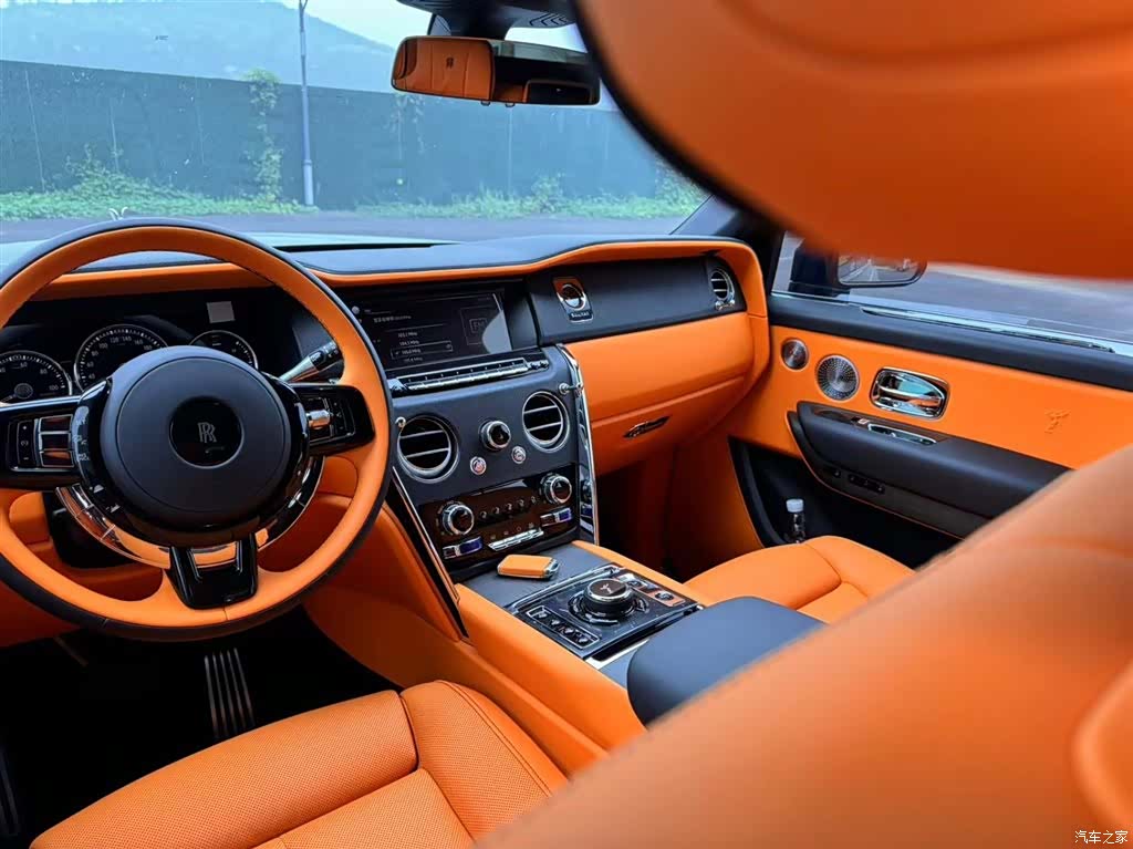 Rolls-Royce Cullinan, 2023 7