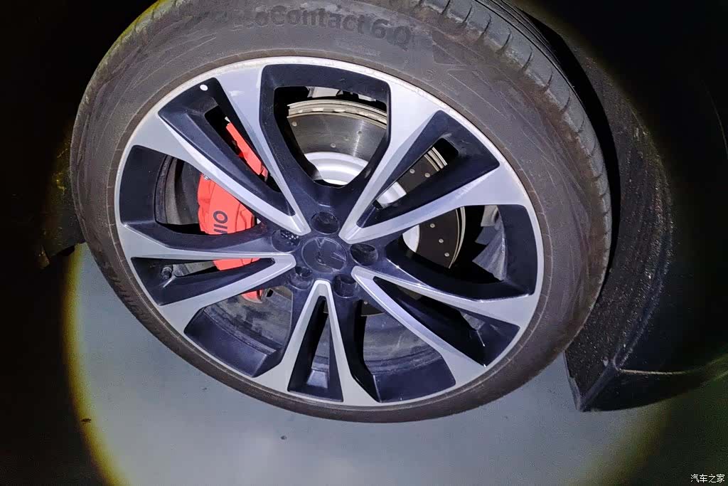 NIO ES8, 2023 6