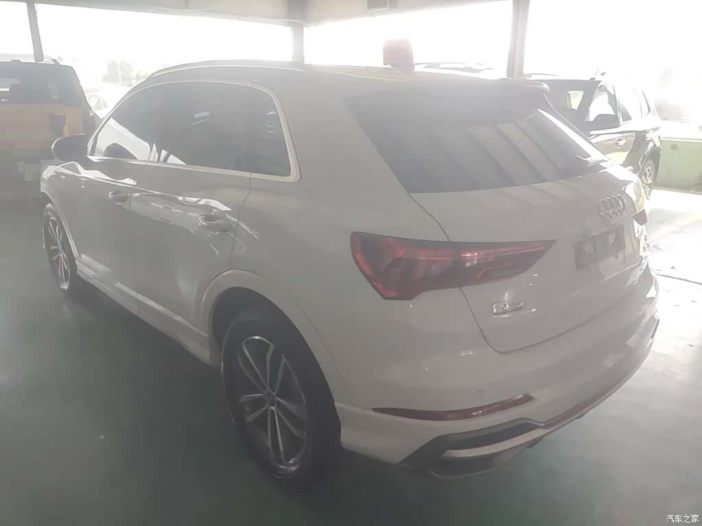 Audi Q3, 2022 все фото