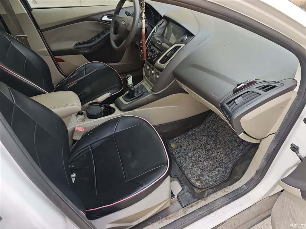 Ford Focus, 2015 25