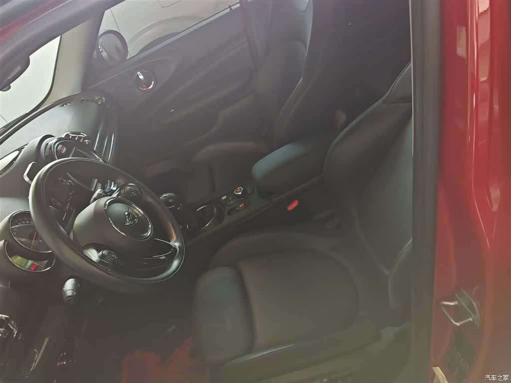 Mini Clubman, 2018 15
