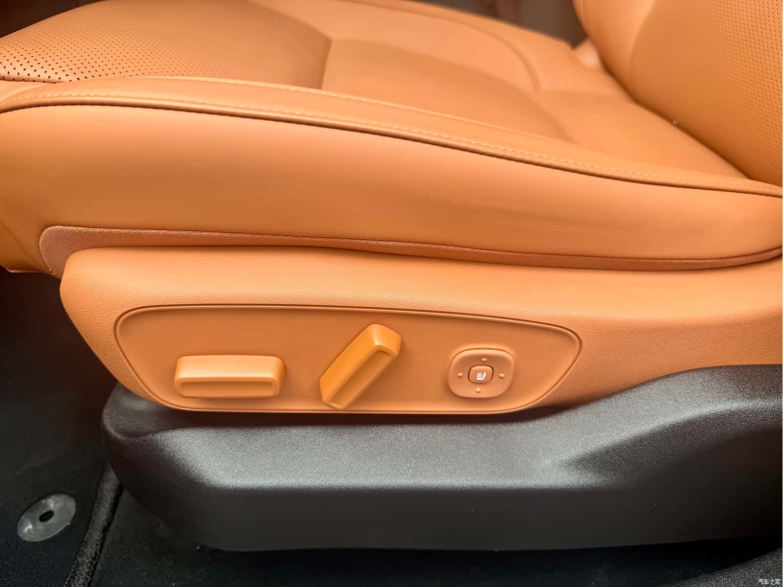 Leapmotor C16, 2025 19