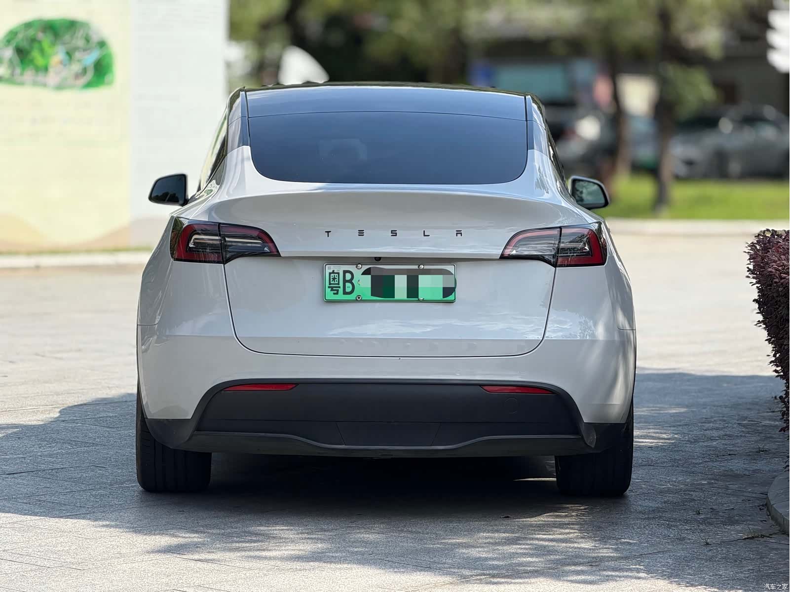 Tesla Model Y, 2022 4