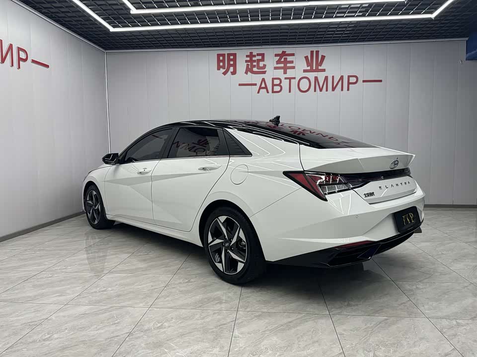 Hyundai Elantra