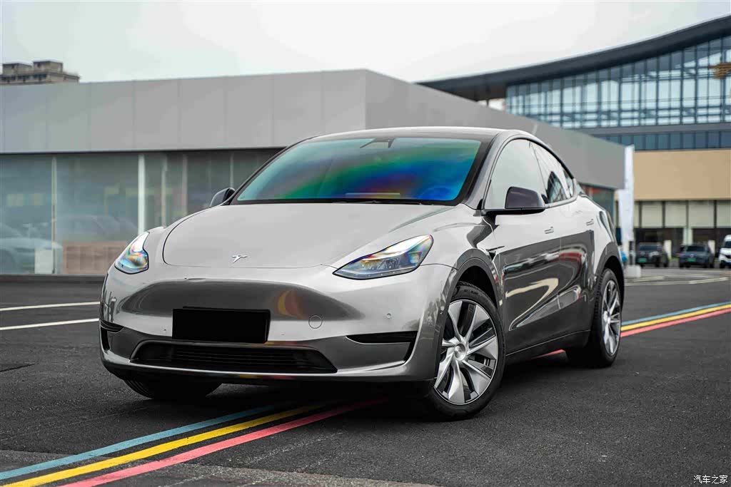 Tesla Model Y, 2022 1
