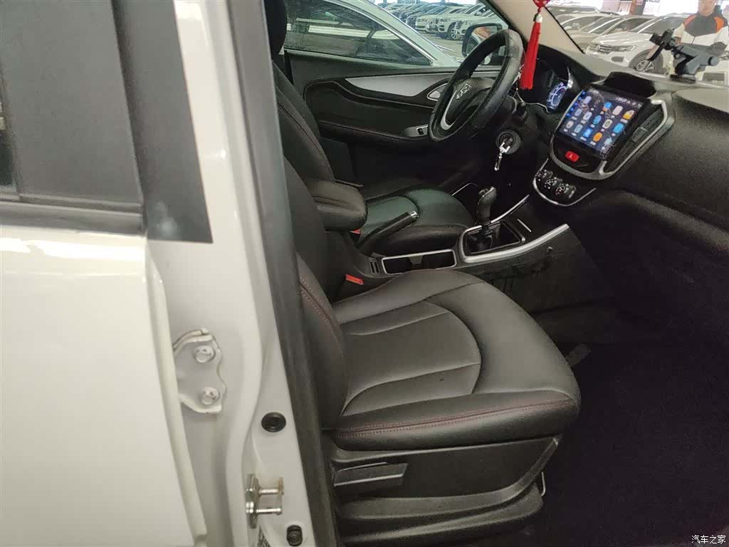Wuling 560, 2016 25