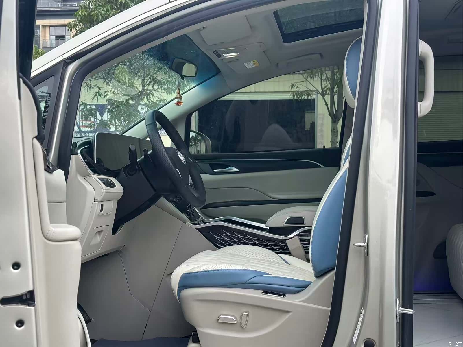 Buick GL8, 2022 13