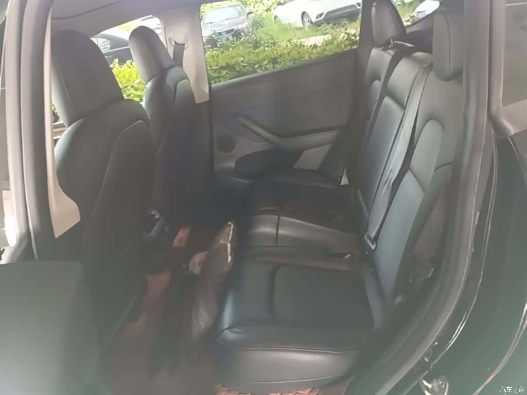 Tesla Model Y, 2022 17