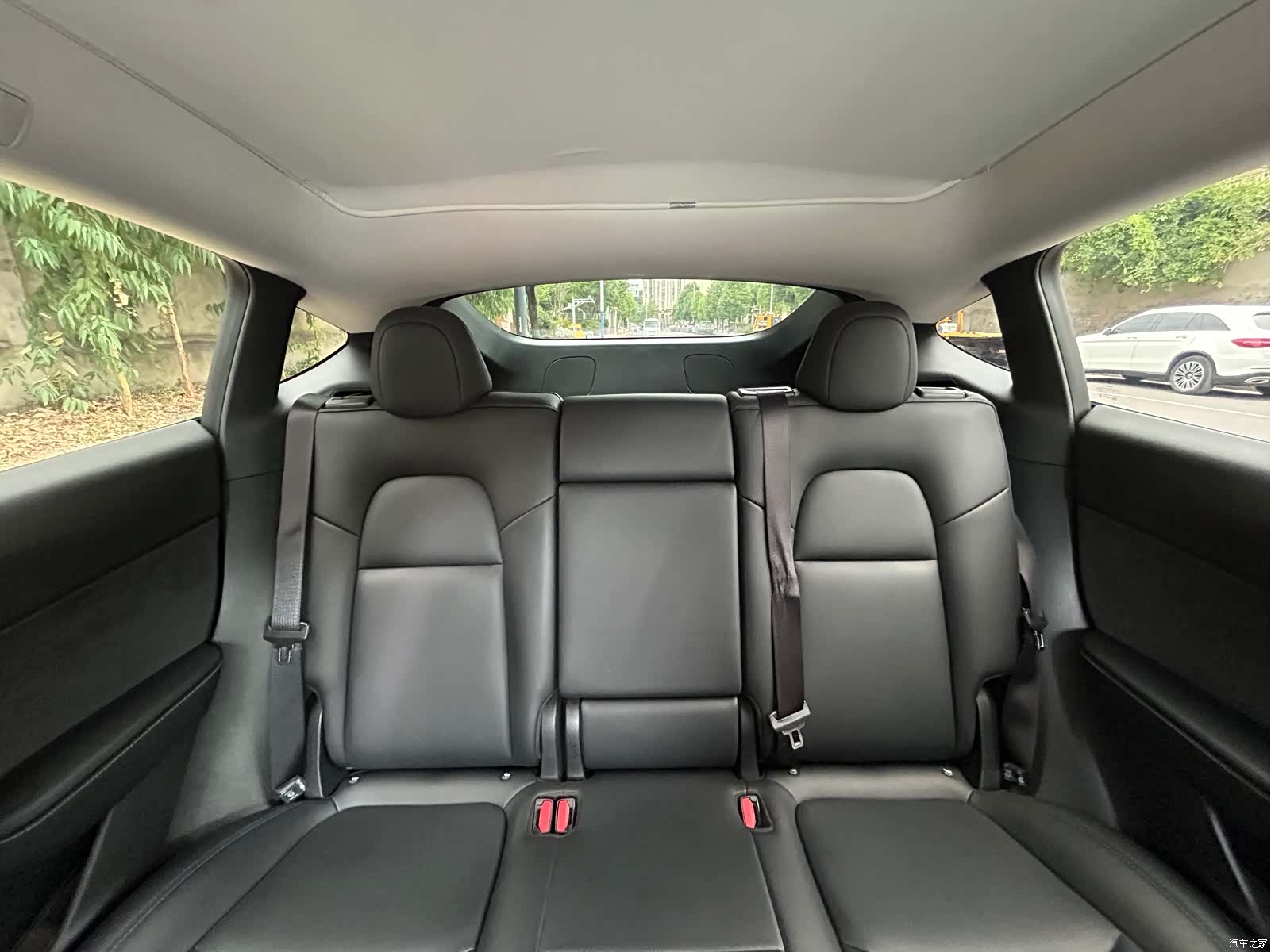 Tesla Model Y, 2023 14