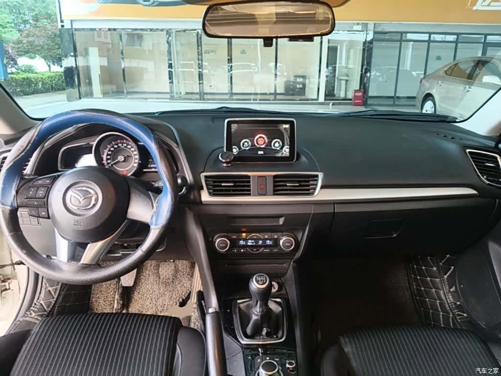 Mazda Mazda3, 2017 10