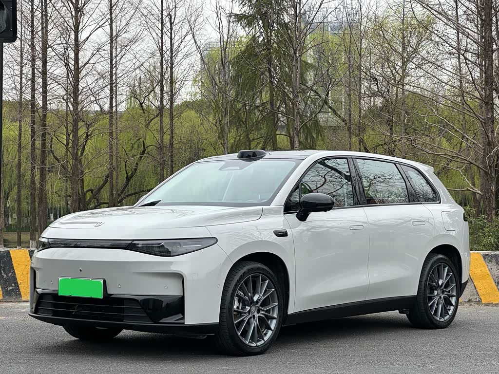 Leapmotor C10