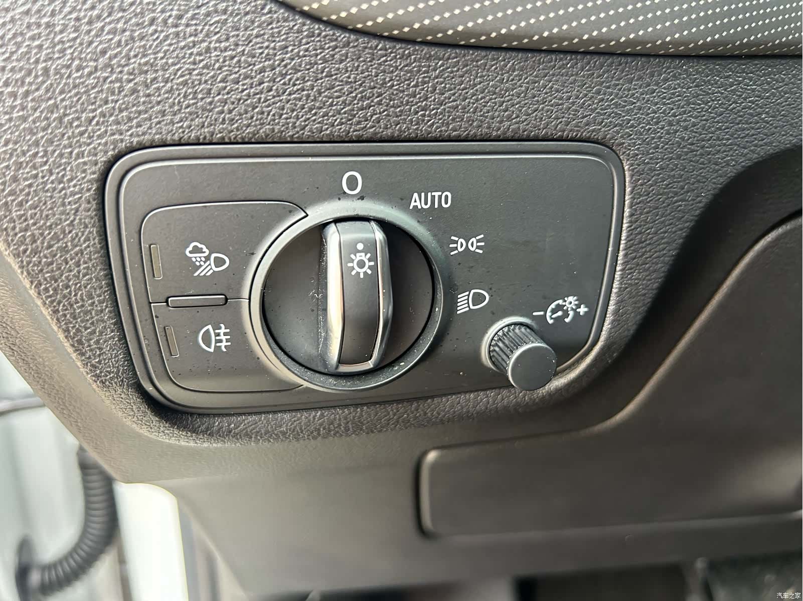 Audi Q2L, 2023 29