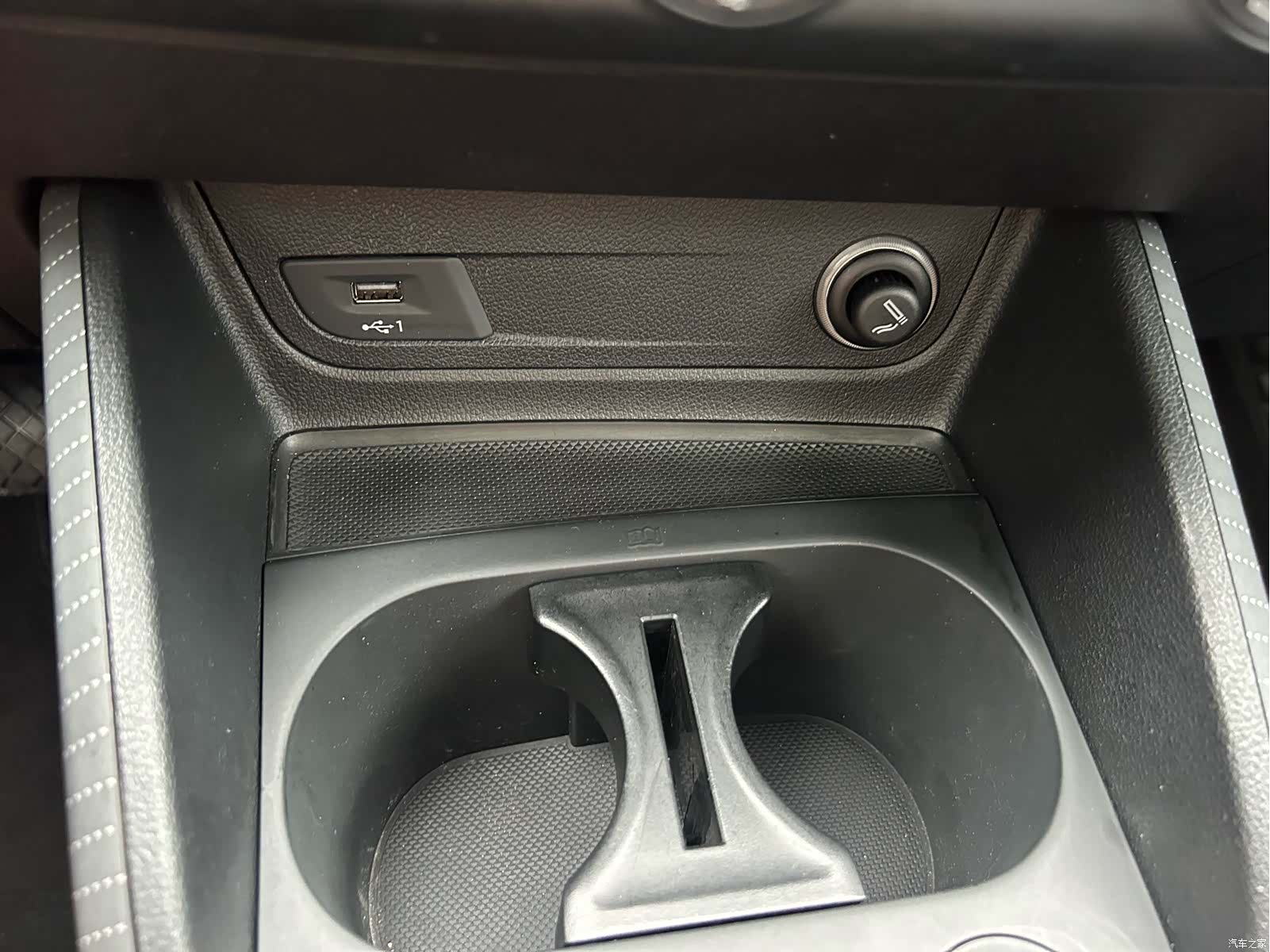 Audi Q2L, 2023 38