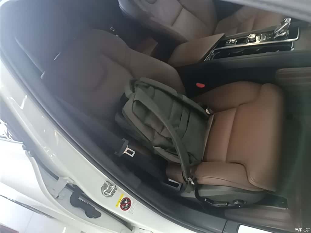 Volvo S60, 2022 25