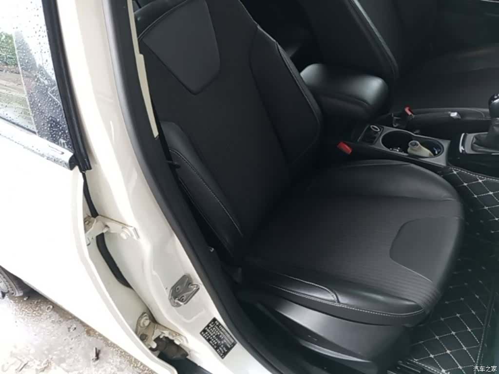 Ford Focus, 2015 25