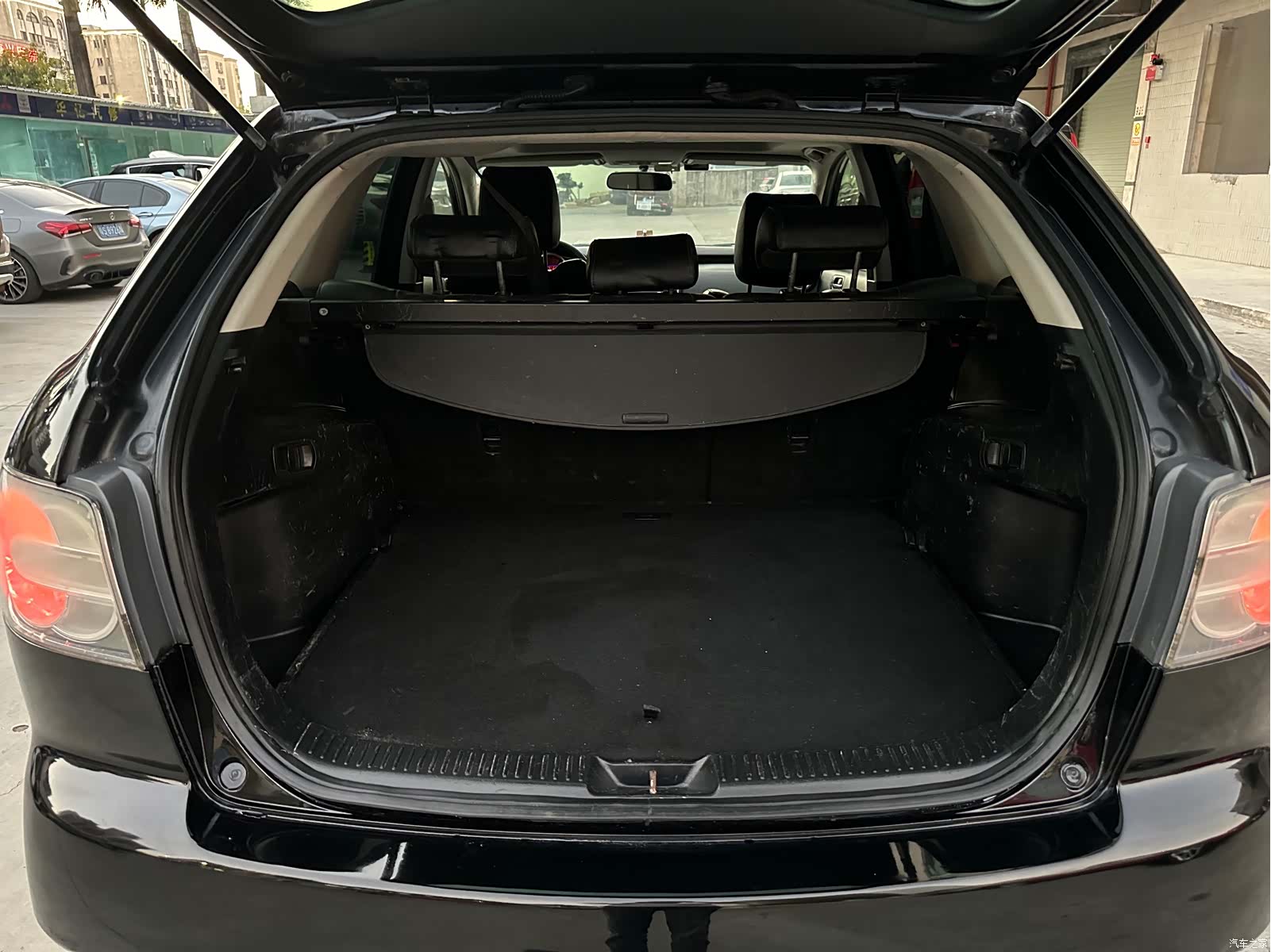 Mazda CX-7, 2011 11
