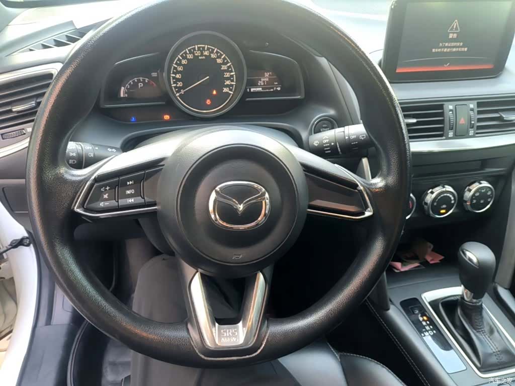 Mazda CX-4, 2018 10