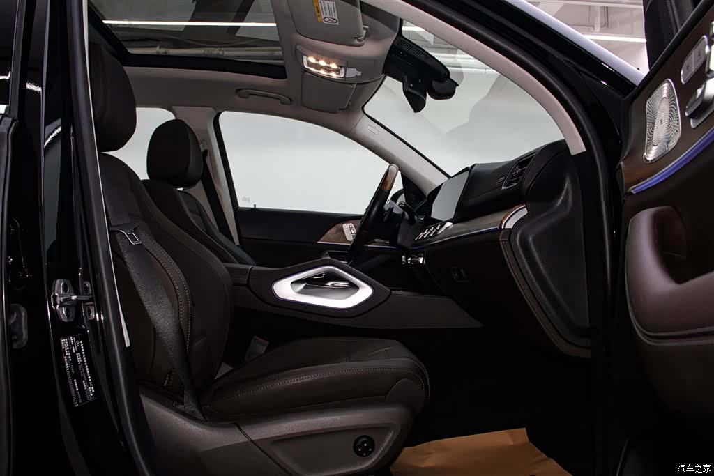 Mercedes-Benz GLS, 2024 19