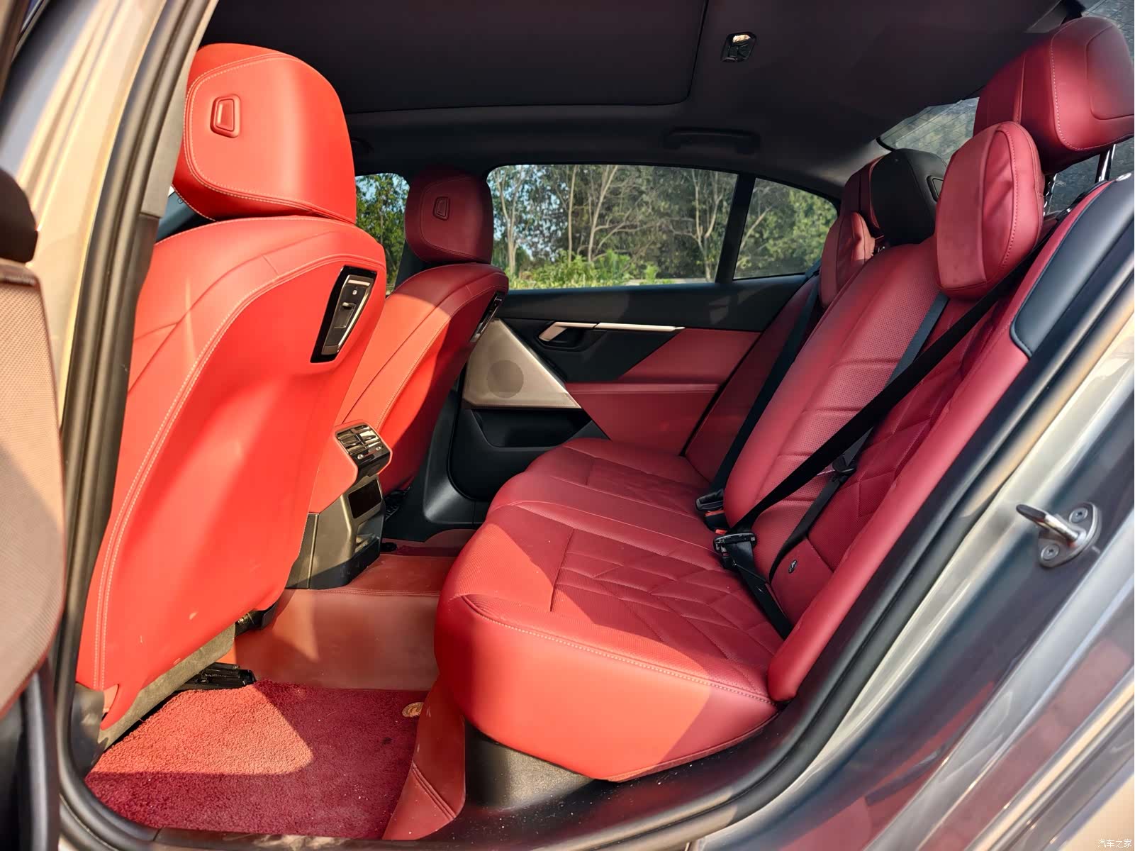 BMW i5, 2024 9