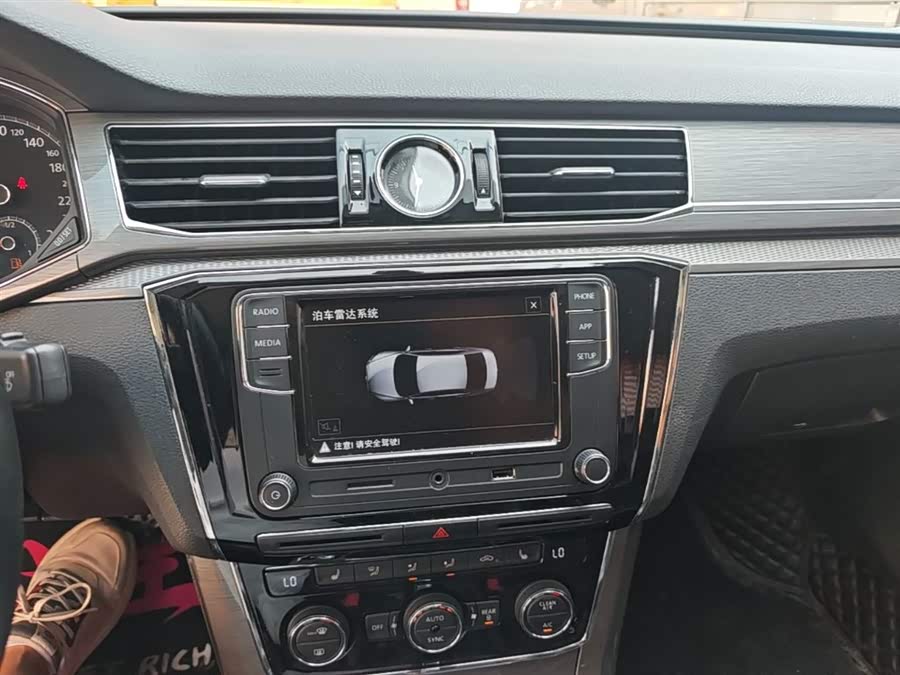 Volkswagen Passat 2019, фото 13