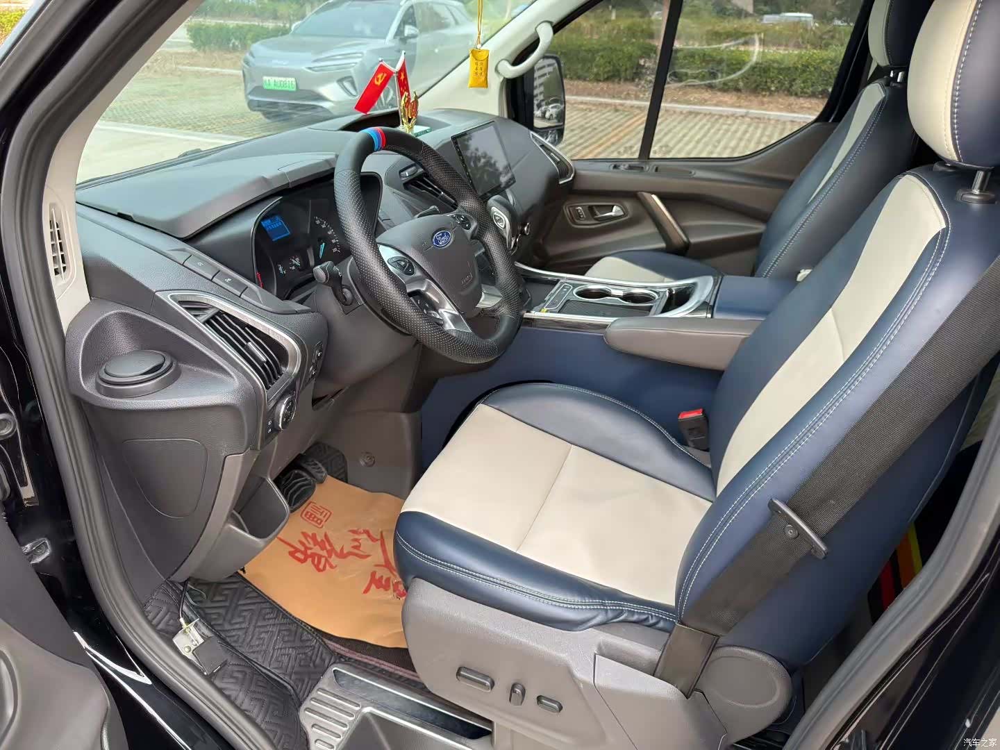 Ford Tourneo, 2022 6