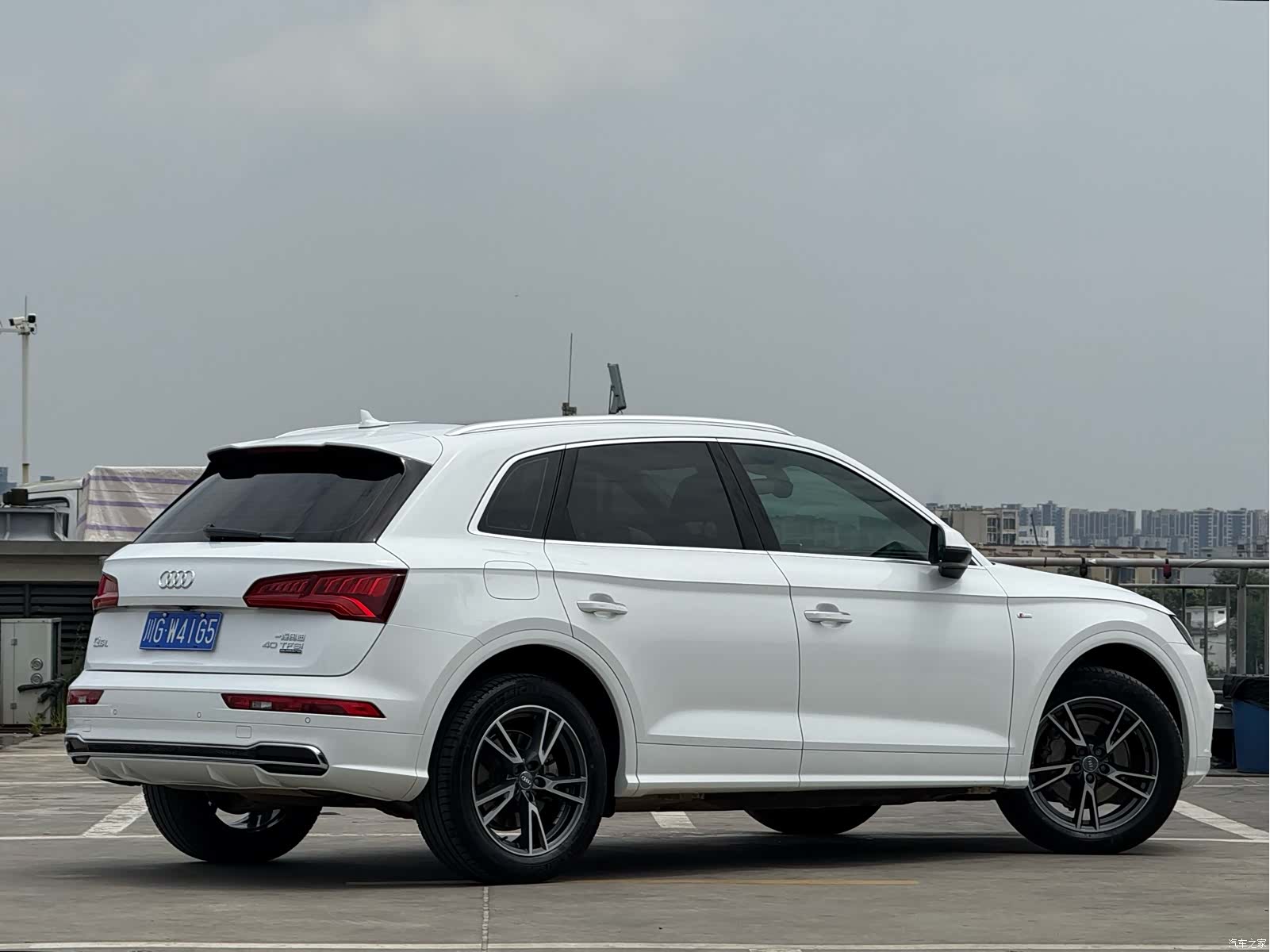 Audi Q5L, 2020 10