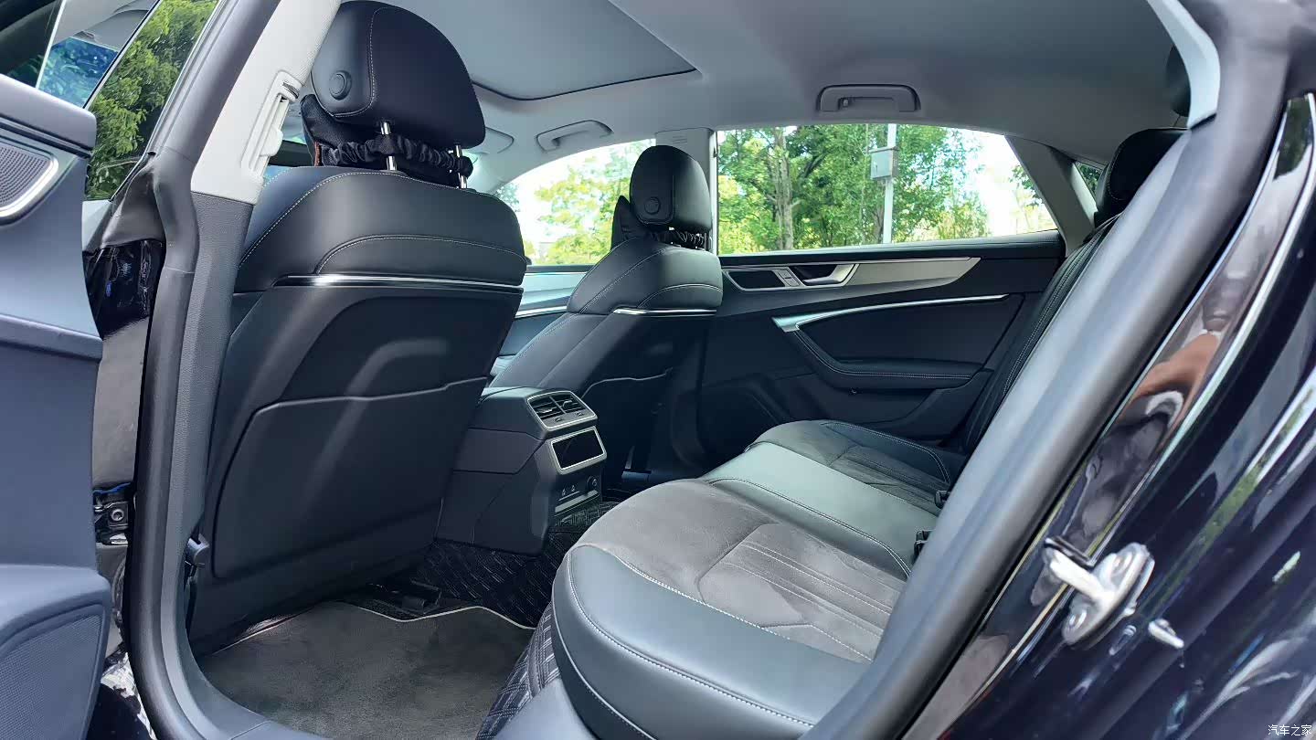 Audi A7L, 2025 6