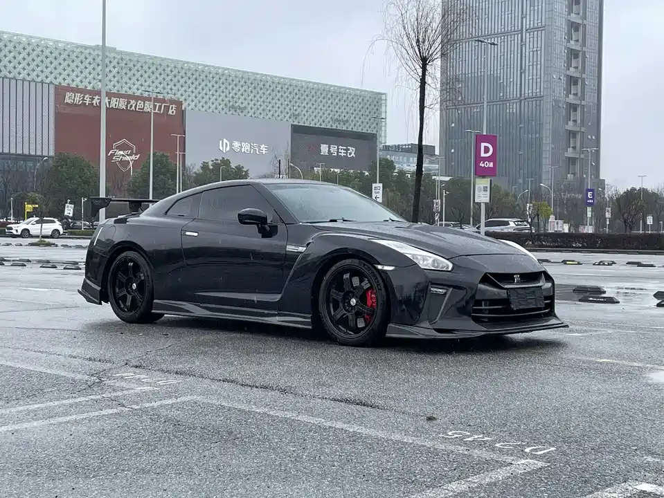 Nissan GT-R