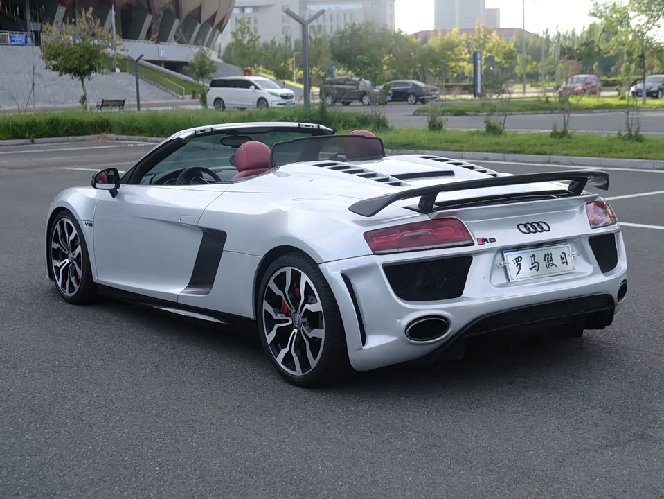 Audi R8