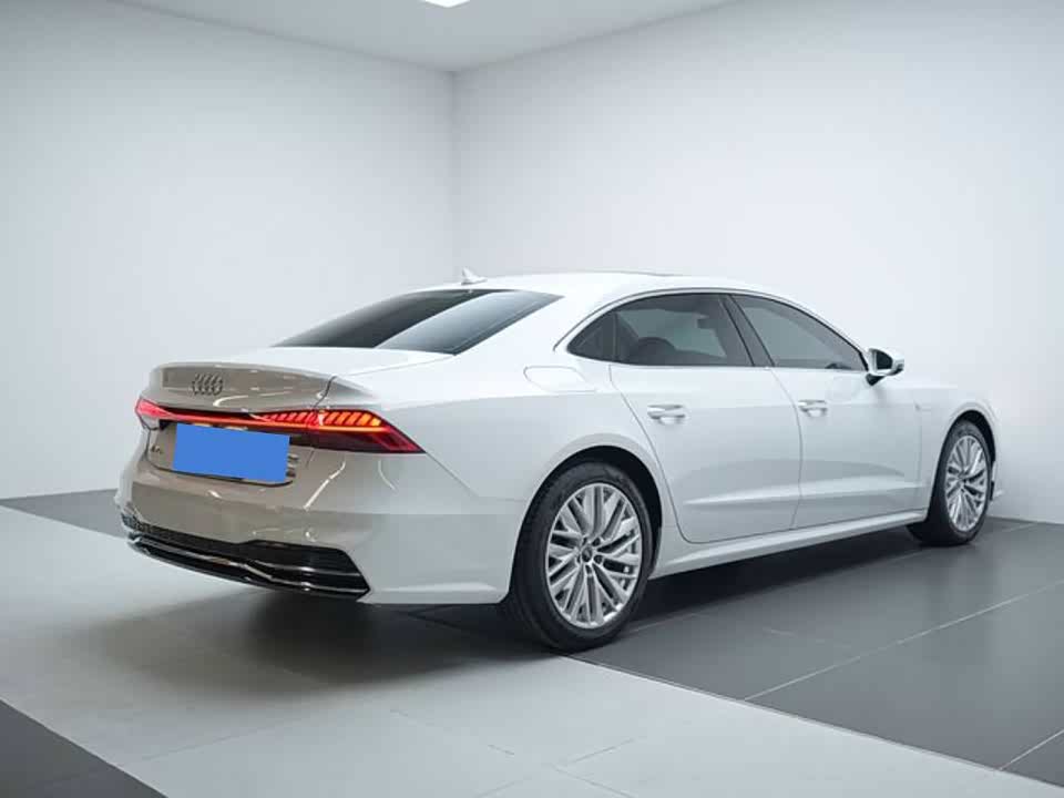 Audi A7L