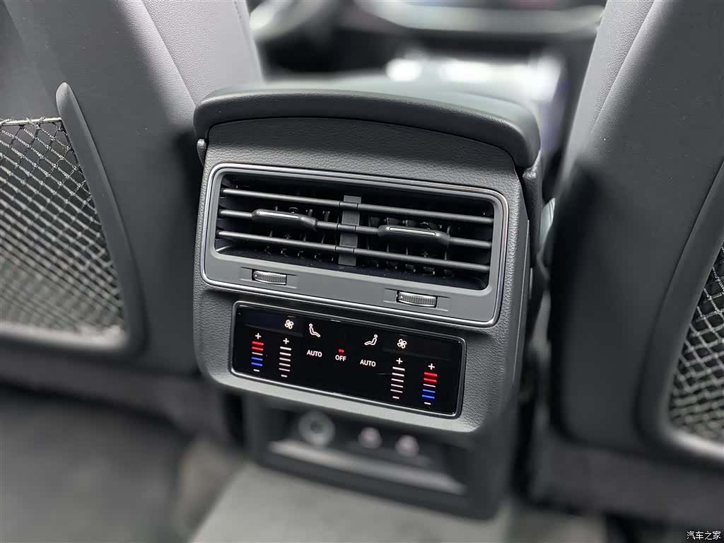 Audi Q8, 2022 24