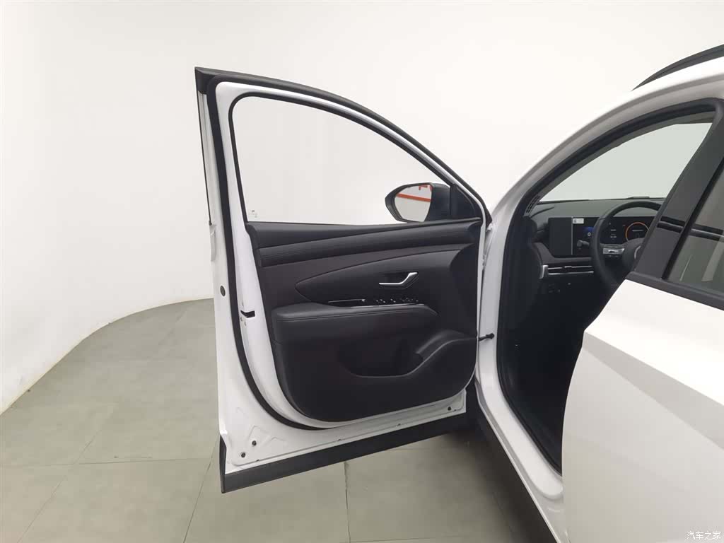 Hyundai Tucson L, 2025 8
