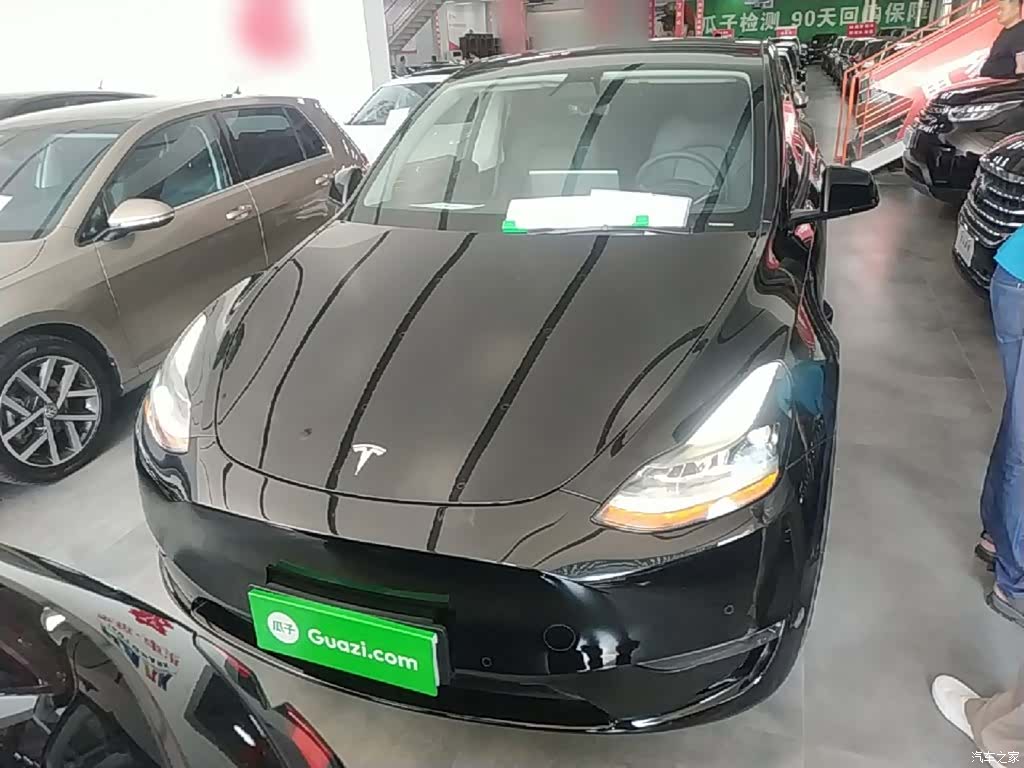 Tesla Model Y, 2021 3