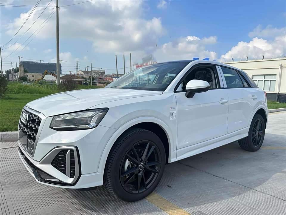 Audi Q2L