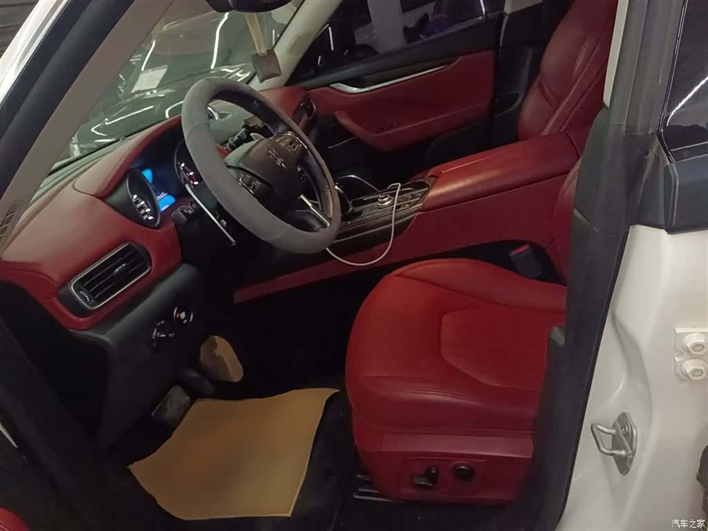 Maserati Levante, 2017 11