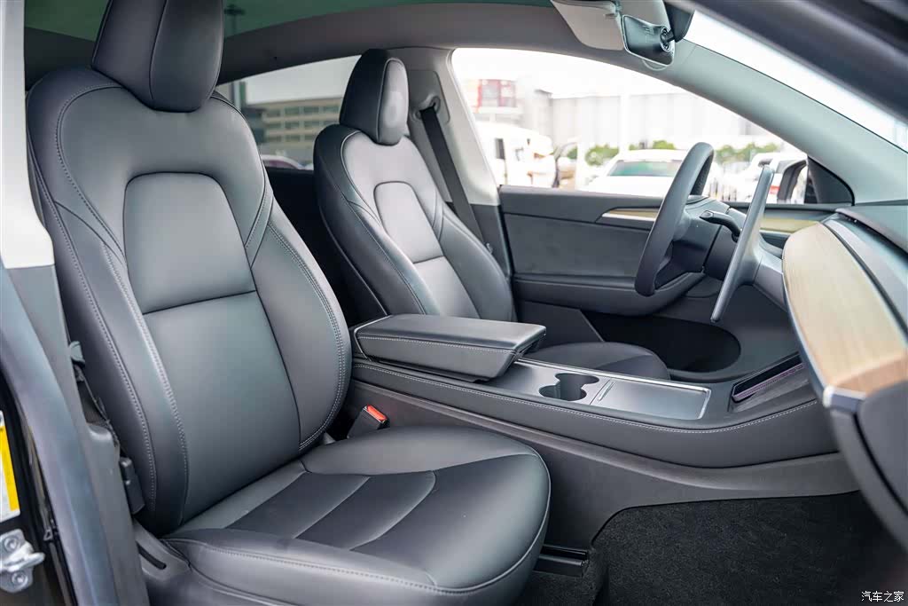 Tesla Model Y, 2022 15