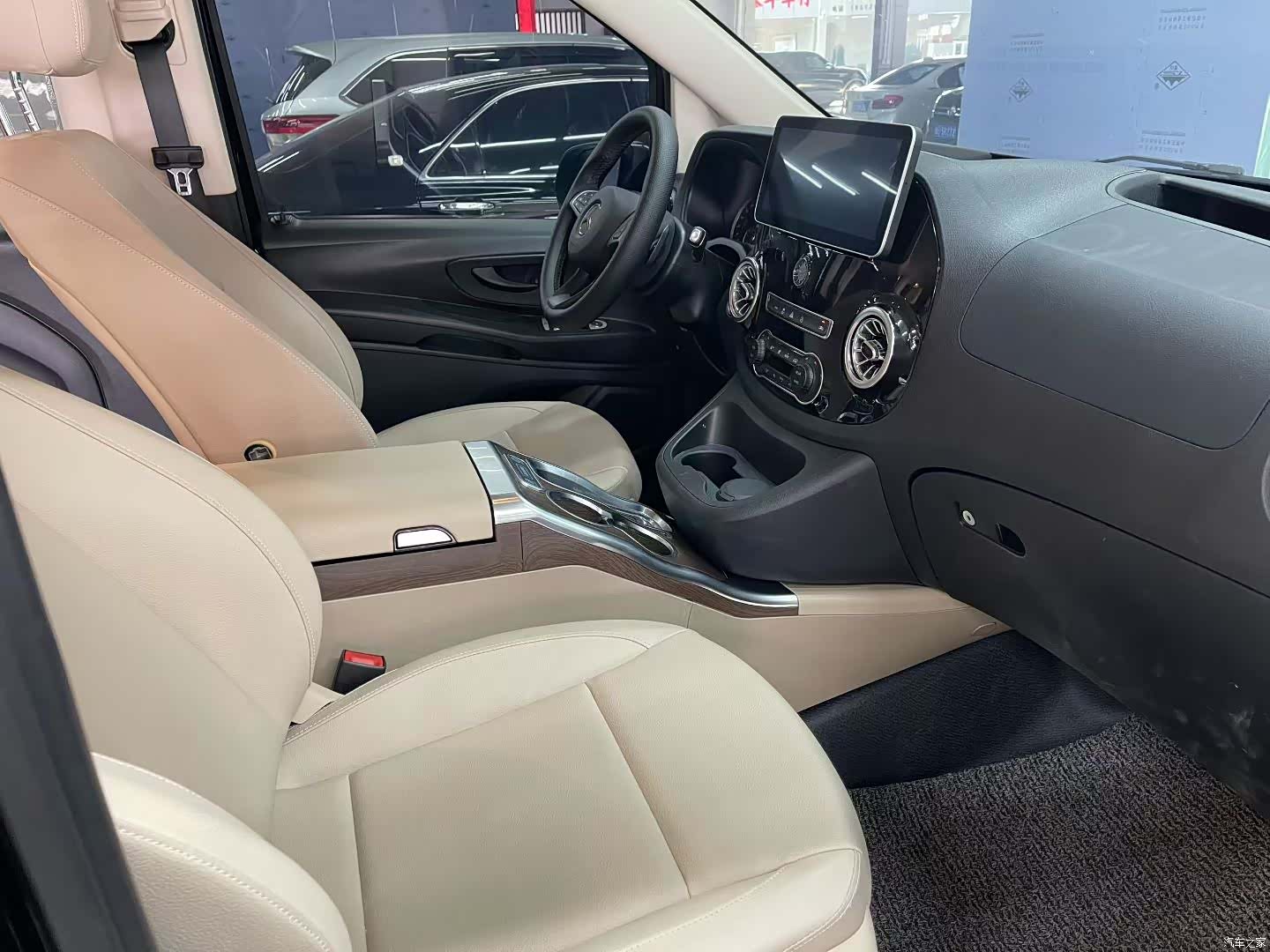 Mercedes-Benz 7, 2024 7