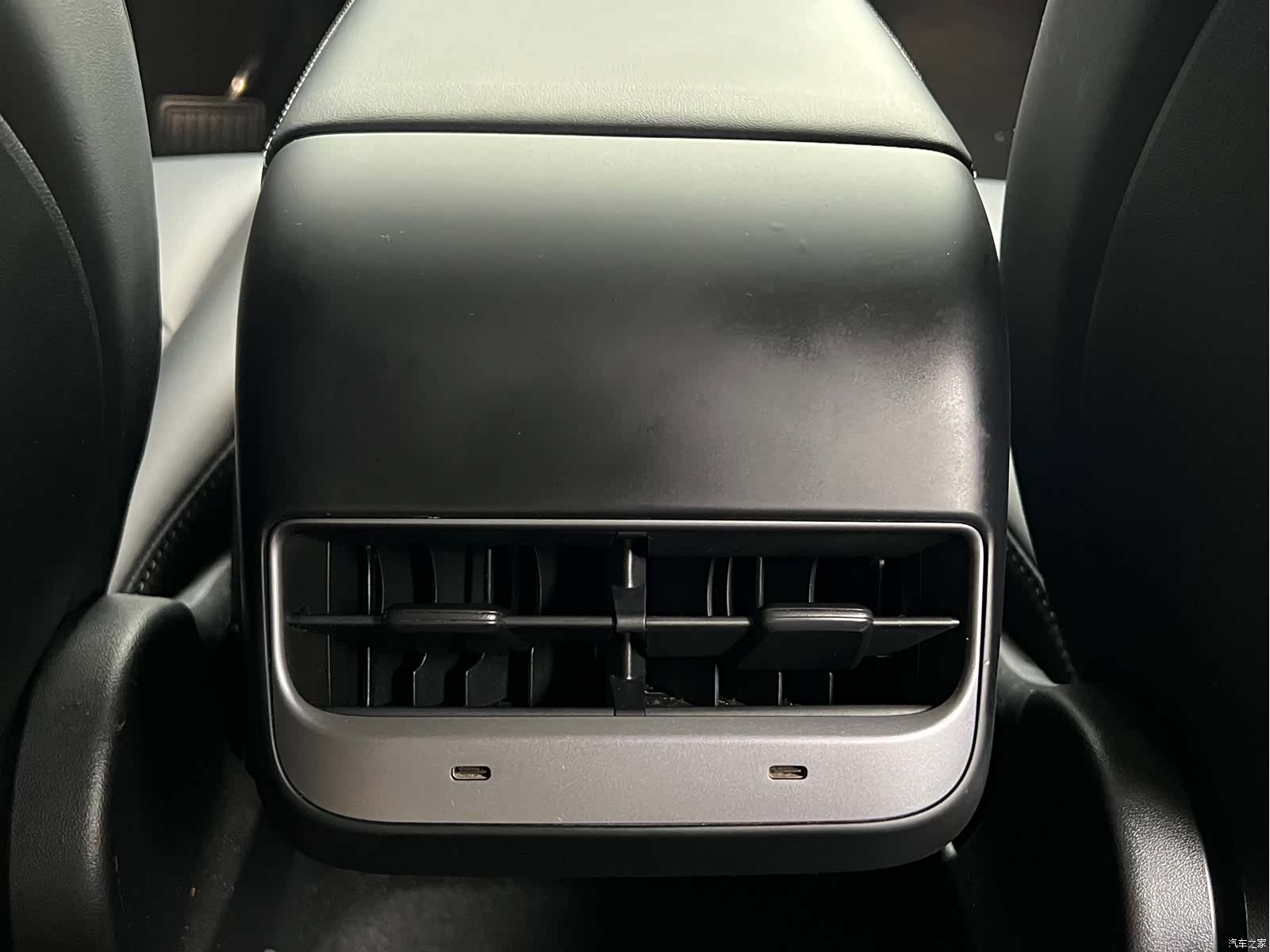 Tesla Model Y, 2023 9