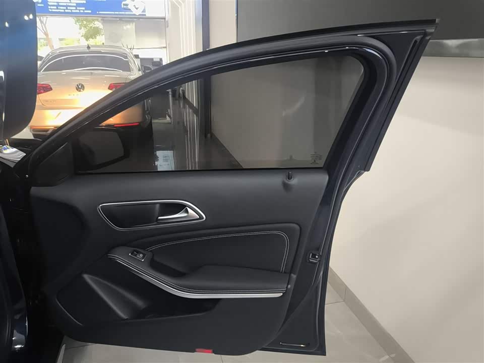 Mercedes-Benz GLA Mercedes-Benz GLA
