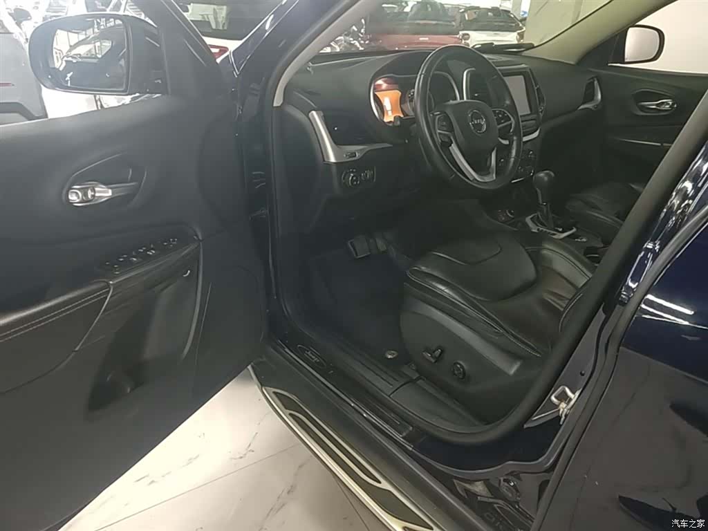 Jeep Cherokee, 2017 12