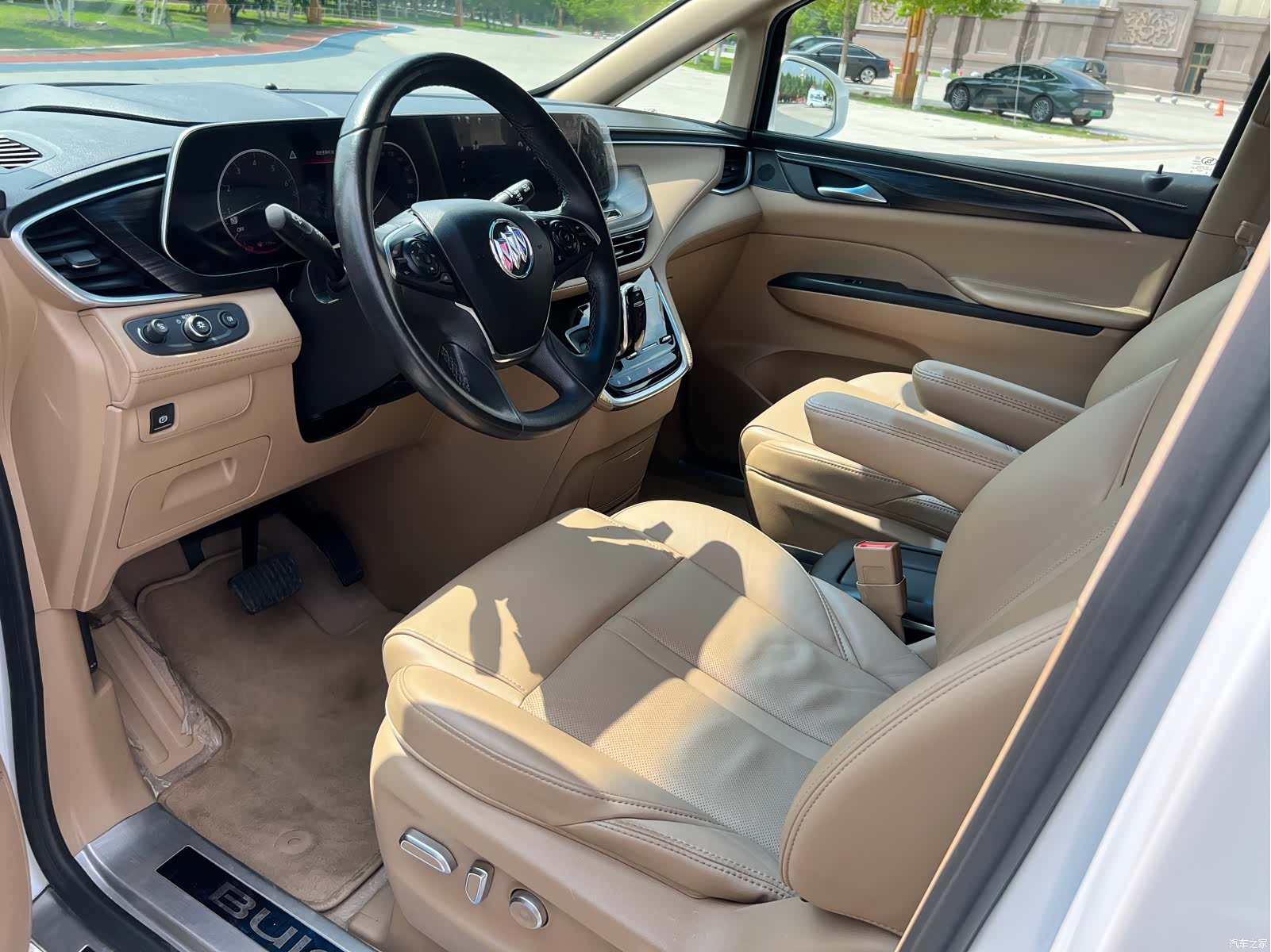 Buick GL8, 2020 4